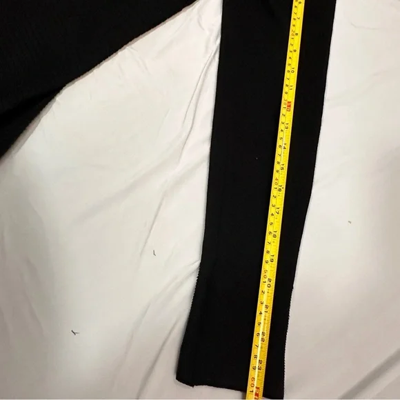 Elegant Black Knit Cardigan (L) - Picture 11 of 11